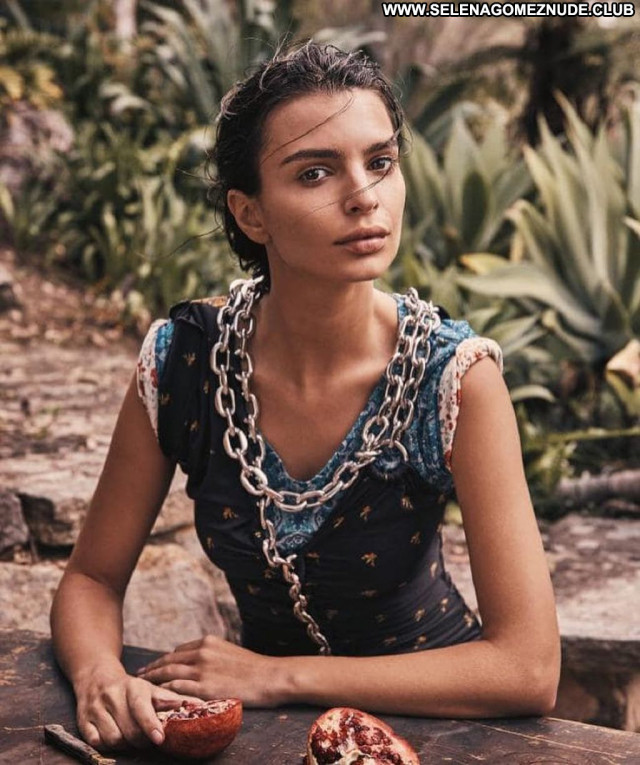 Emily Ratajkowski No Source Babe Posing Hot Celebrity Beautiful Sexy