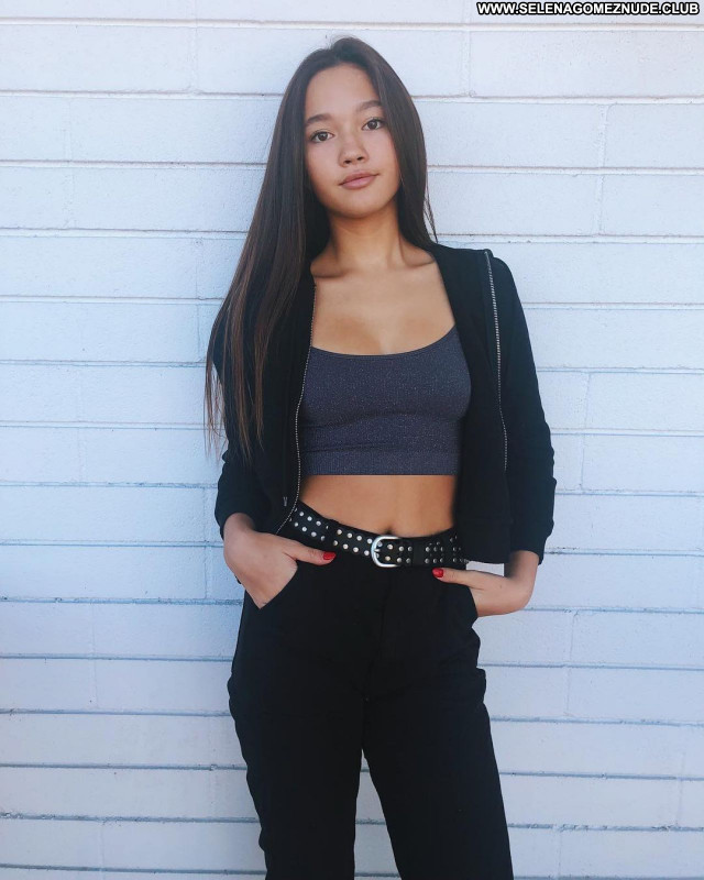 Lily Chee No Source Posing Hot Sexy Babe Beautiful Celebrity