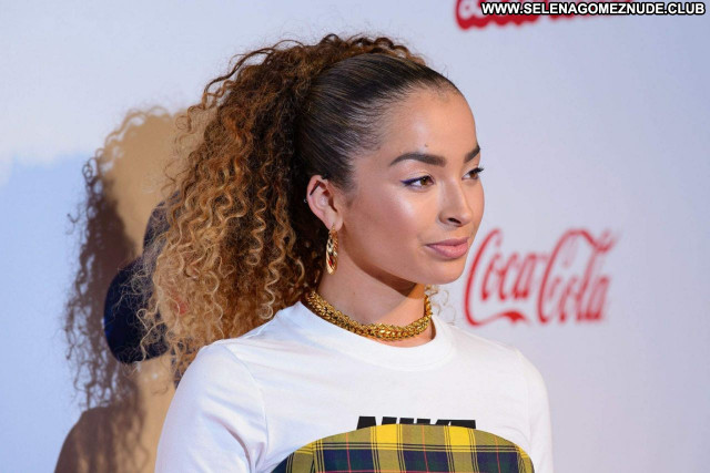 Ella Eyre No Source Babe Beautiful Sexy Posing Hot Celebrity