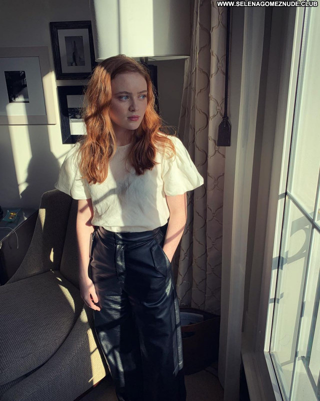 Sadie Sink No Source Beautiful Sexy Celebrity Posing Hot Babe