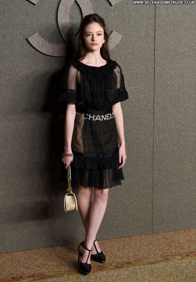 Mackenzie Foy No Source Beautiful Posing Hot Sexy Babe Celebrity