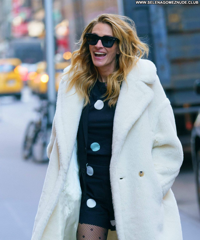 Julia Roberts No Source Posing Hot Babe Celebrity Sexy Beautiful