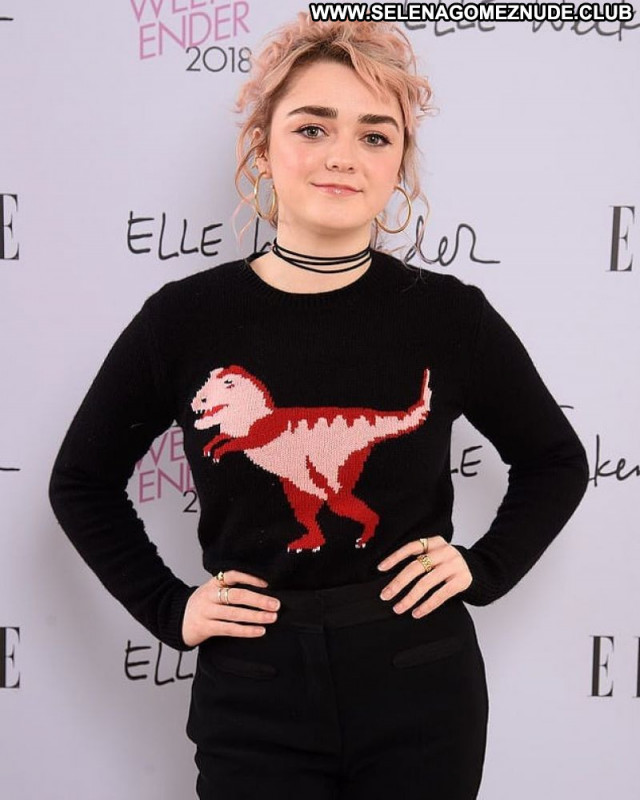 Maisie Williams No Source Beautiful Posing Hot Celebrity Sexy Babe