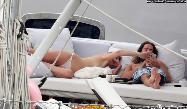 Heidi Klum No Source Celebrity Yacht Beautiful Posing Hot Toples