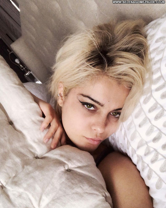 Bebe Rexha No Source Beautiful Babe Sexy Posing Hot Celebrity