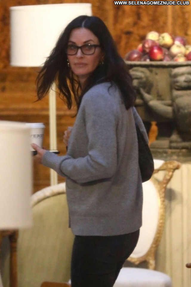 Courteney Cox No Source Sexy Celebrity Beautiful Posing Hot Babe