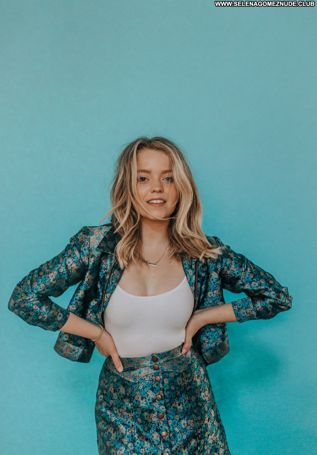 Jade Pettyjohn No Source  Beautiful Celebrity Babe Sexy Posing Hot