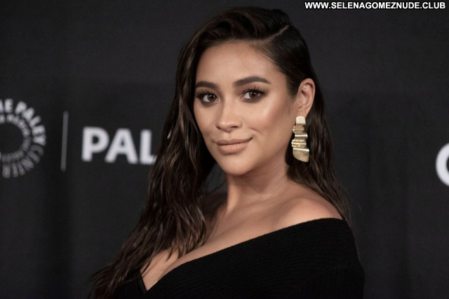 Shay Mitchell No Source Celebrity Posing Hot Sexy Beautiful Babe