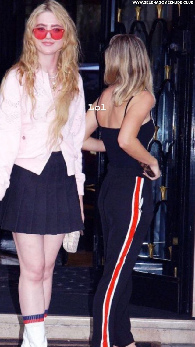Kathryn Newton No Source  Celebrity Beautiful Sexy Posing Hot Babe