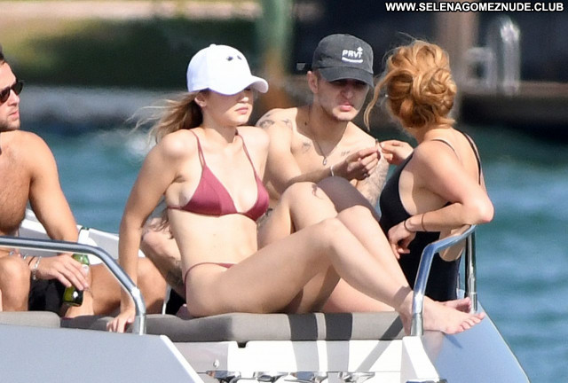 Gigi Hadid No Source Celebrity Posing Hot Sexy Beautiful Babe