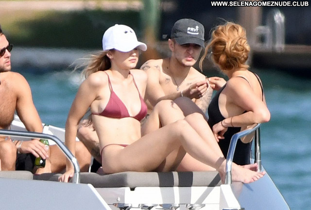 Gigi Hadid No Source Celebrity Posing Hot Sexy Beautiful Babe