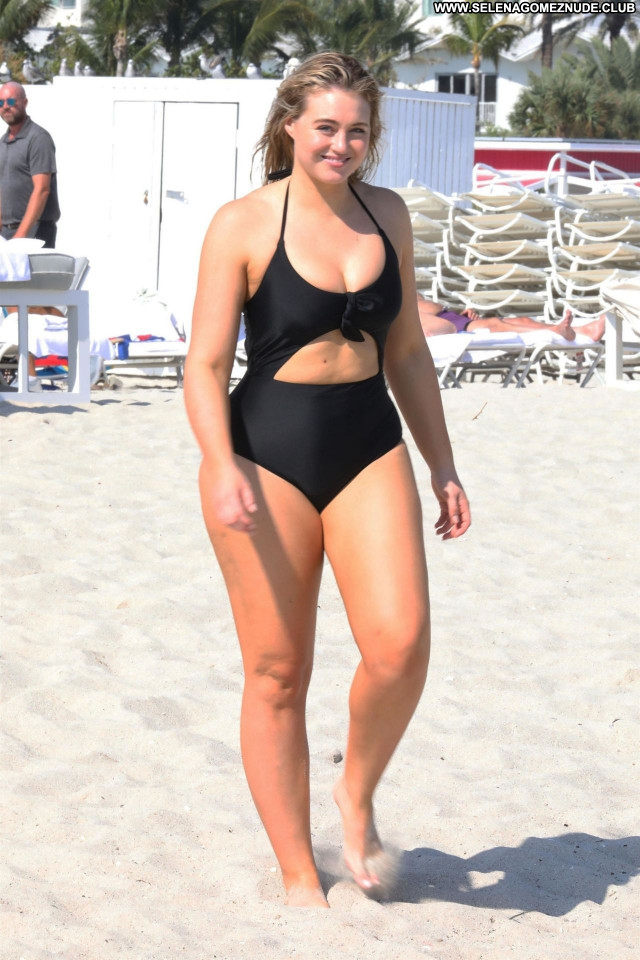 Iskra Lawrence No Source  Posing Hot Sexy Celebrity Babe Beautiful