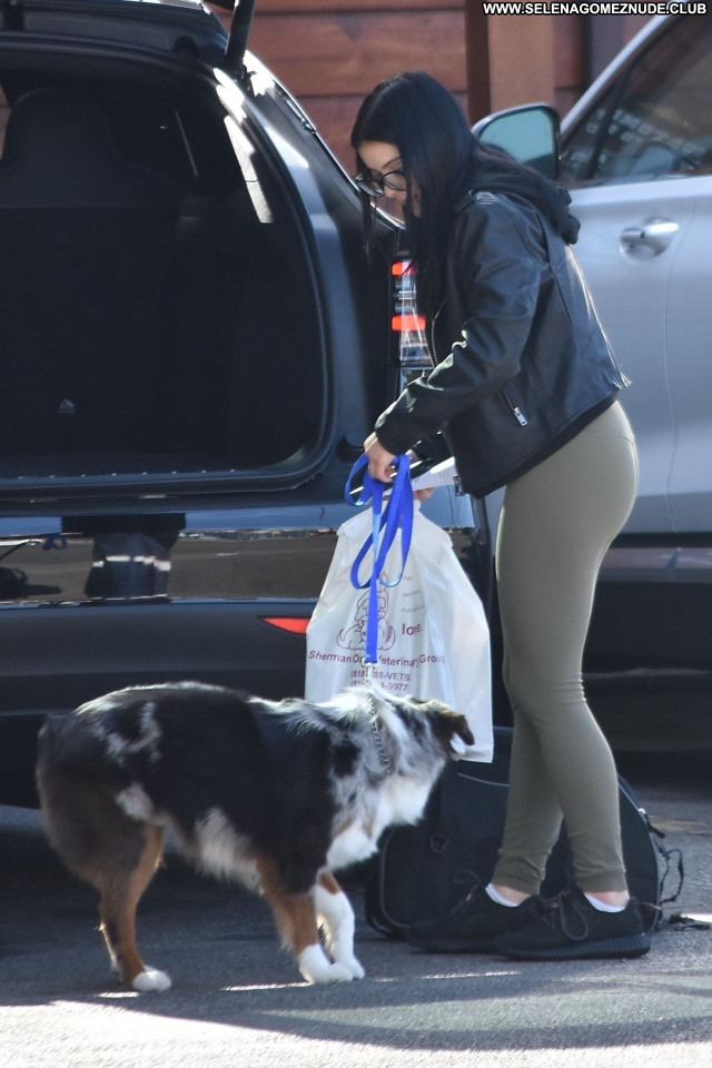 Ariel Winter No Source Sexy Posing Hot Beautiful Celebrity Babe