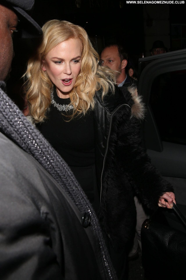 Nicole Kidman No Source Sexy Beautiful Posing Hot Babe Celebrity
