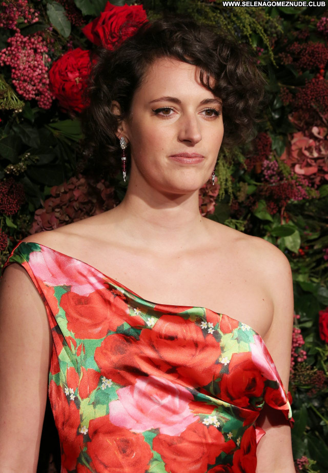 Phoebe Waller No Source  Posing Hot Celebrity Sexy Babe Beautiful