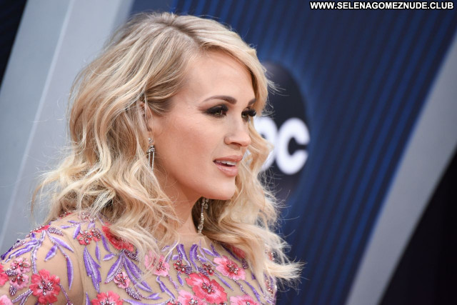 Carrie Underwood No Source Celebrity Babe Posing Hot Beautiful Sexy