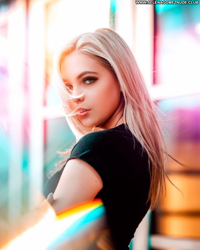 Jordyn Jones No Source Posing Hot Sexy Babe Celebrity Beautiful