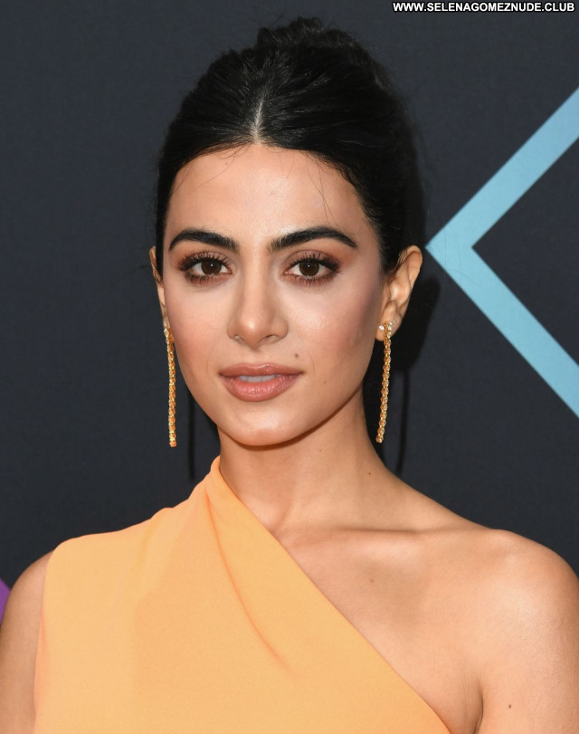 Emeraude Toubia No Source Posing Hot Celebrity Sexy Beautiful Babe