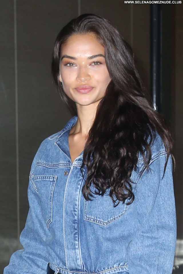 Shanina Shaik No Source Sexy Celebrity Beautiful Posing Hot Babe