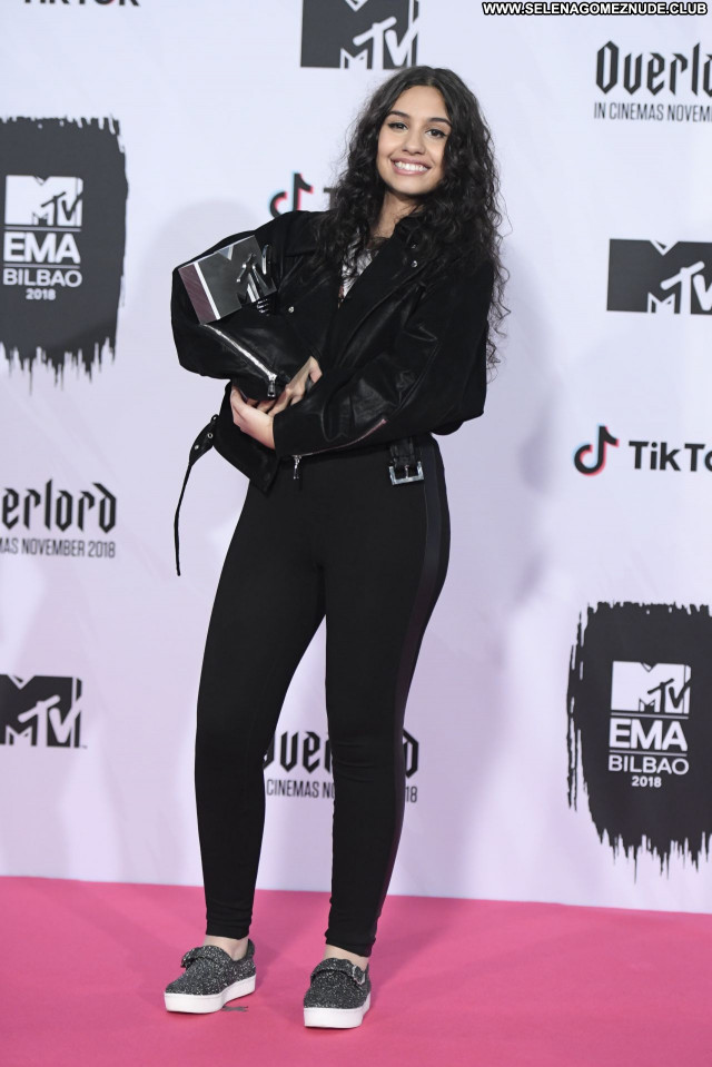 Alessia Cara No Source Babe Celebrity Posing Hot Sexy Beautiful