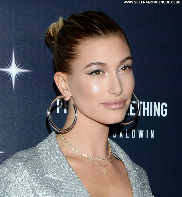 Hailey Baldwin No Source Posing Hot Sexy Beautiful Babe Celebrity