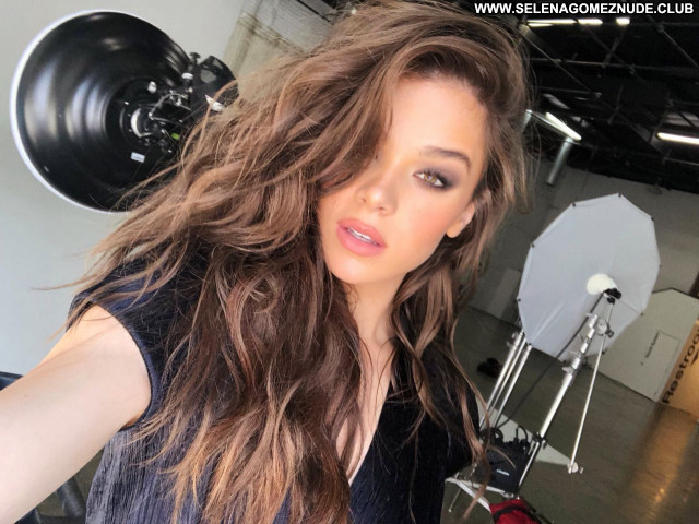Hailee Steinfeld No Source Posing Hot Beautiful Babe Sexy Celebrity