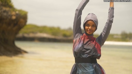 Halima Aden Posing Hot Celebrity Babe Straight Beautiful