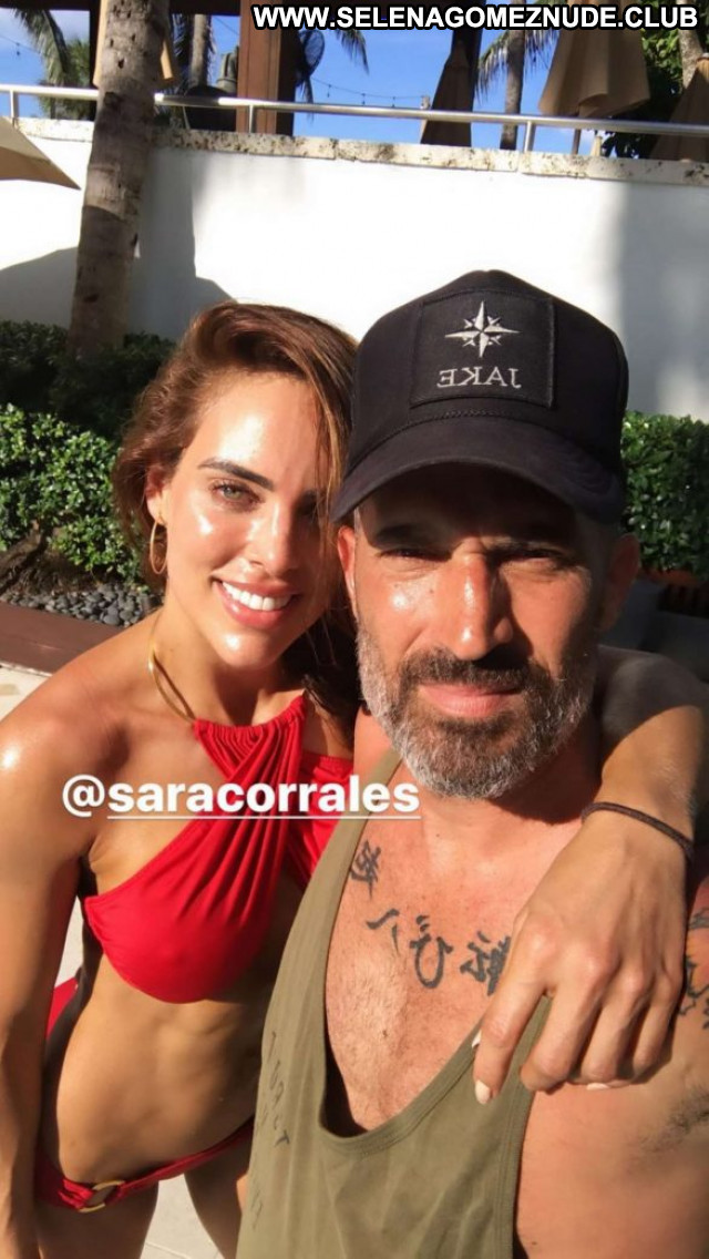 Sara Corrales The Beach Celebrity Babe Posing Hot Paparazzi Beautiful