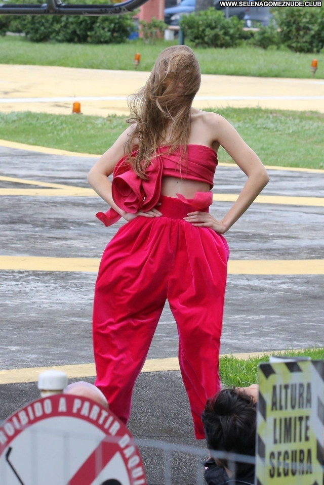 Gigi Hadid No Source Beautiful Babe Celebrity Sexy Posing Hot