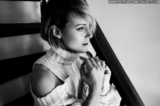 Taylor Schilling No Source Beautiful Babe Celebrity Posing Hot Sexy
