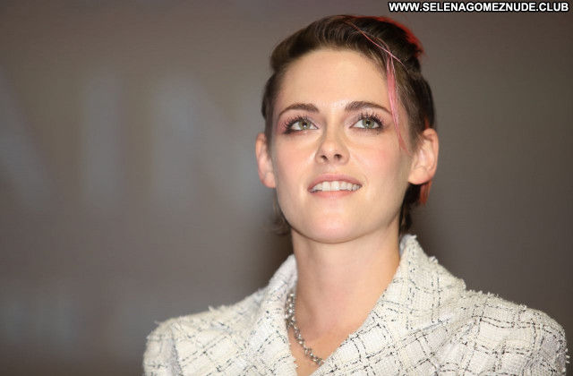 Kristen Stewart No Source Sexy Posing Hot Babe Beautiful Celebrity