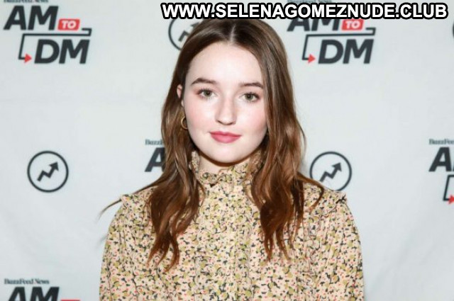 Kaitlyn Dever New York Beautiful Celebrity Babe Posing Hot Paparazzi