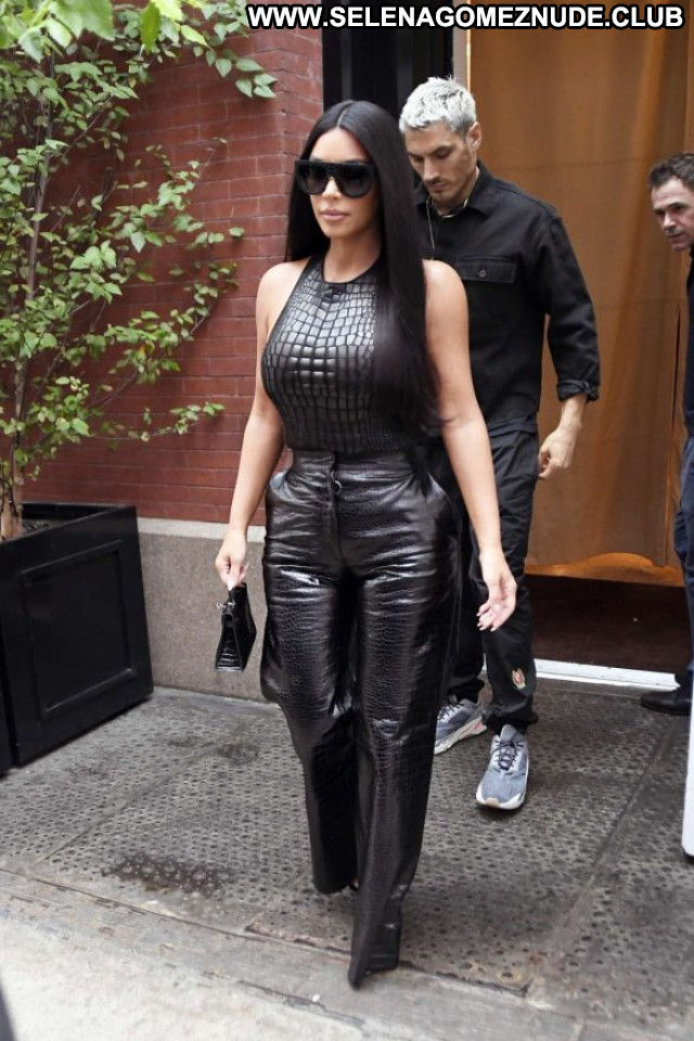 Kim Kardashian No Source Beautiful Celebrity Posing Hot Paparazzi Babe