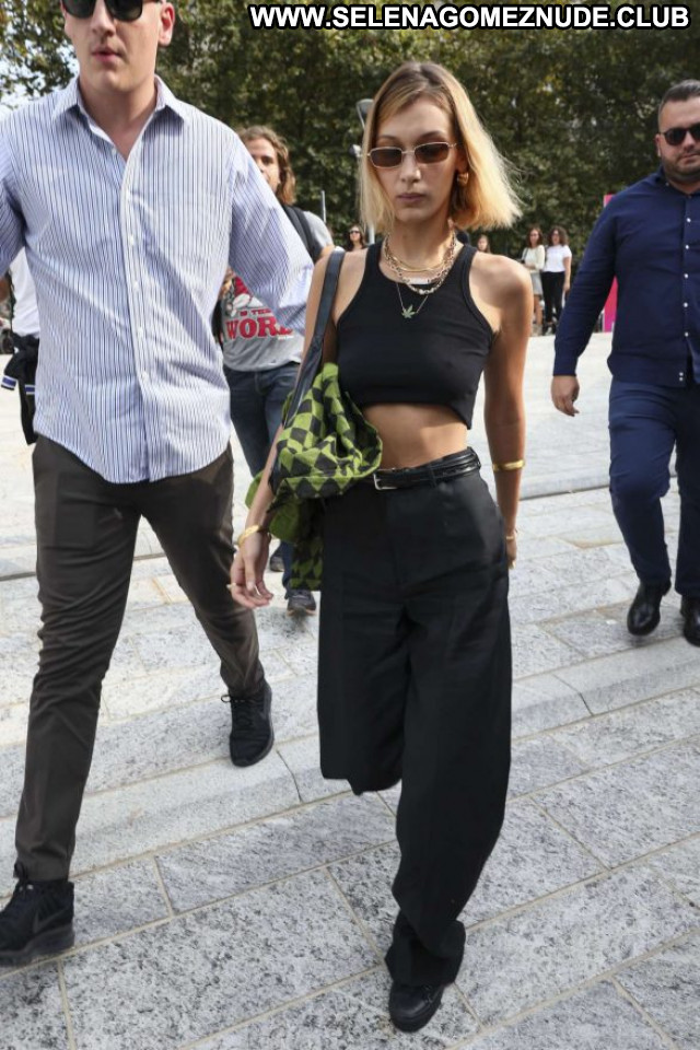 Bella Hadid No Source Babe Beautiful Celebrity Paparazzi Posing Hot