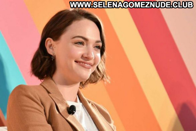 Violett Beane No Source  Celebrity Posing Hot Beautiful Paparazzi Babe