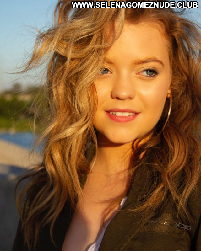 Jade Pettyjohn No Source Beautiful Babe Posing Hot Celebrity Paparazzi