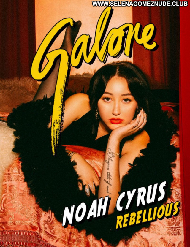 Noah Cyrus No Source Celebrity Beautiful Posing Hot Sexy Babe