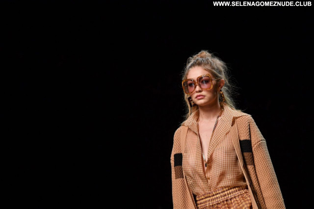 Gigi Hadid No Source Posing Hot Babe Celebrity Sexy Beautiful