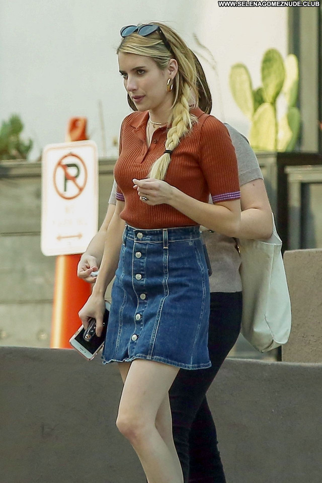 Emma Roberts No Source Sexy Babe Posing Hot Beautiful Celebrity