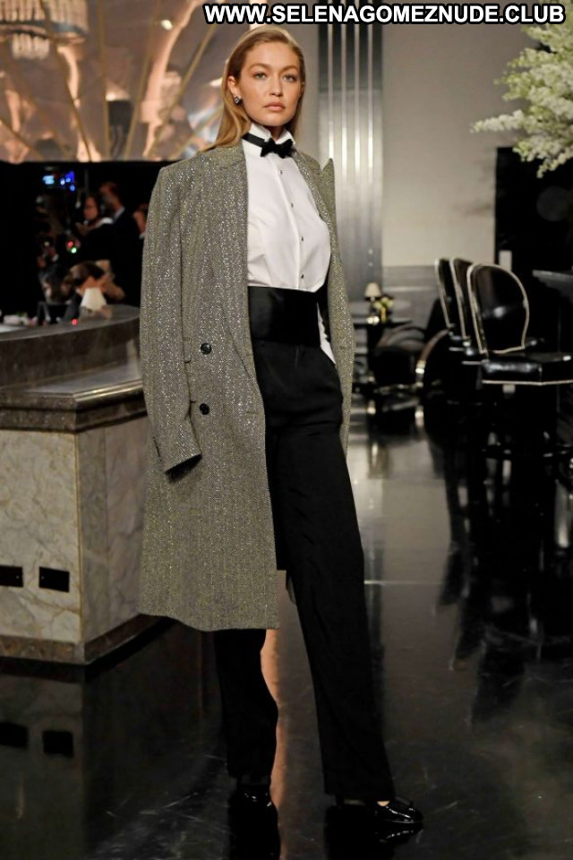 Gigi Hadid No Source  Beautiful Babe Paparazzi Celebrity Posing Hot