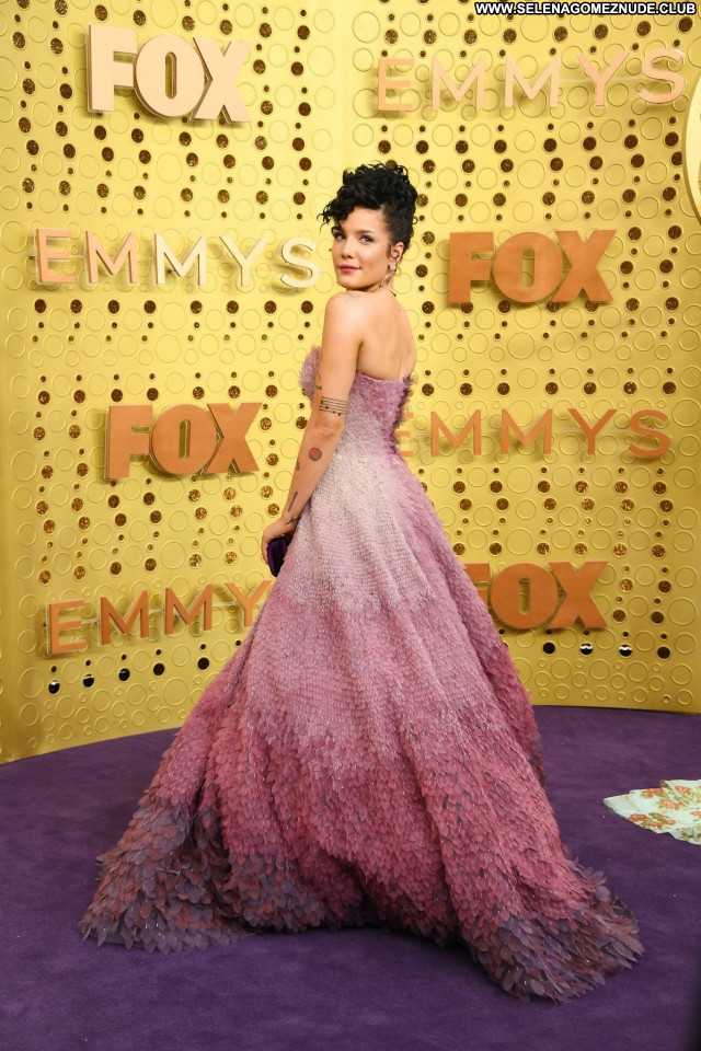 Emmy Awards No Source Posing Hot Beautiful Sexy Babe Celebrity