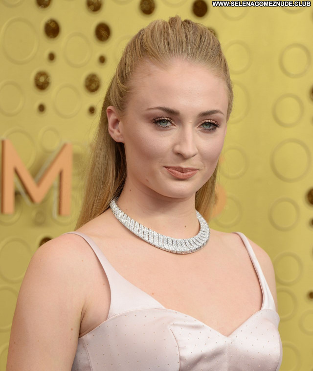 Sophie Turner No Source Beautiful Posing Hot Babe Celebrity Sexy