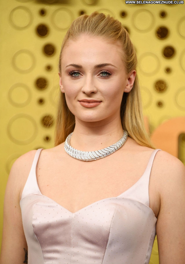 Sophie Turner No Source Babe Posing Hot Beautiful Sexy Celebrity