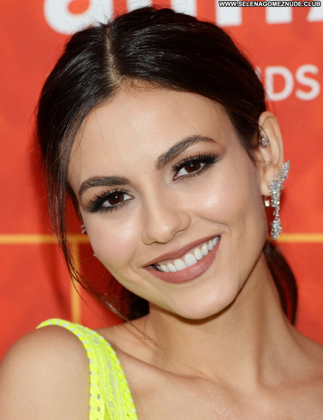 Victoria Justice No Source Babe Sexy Beautiful Posing Hot Celebrity
