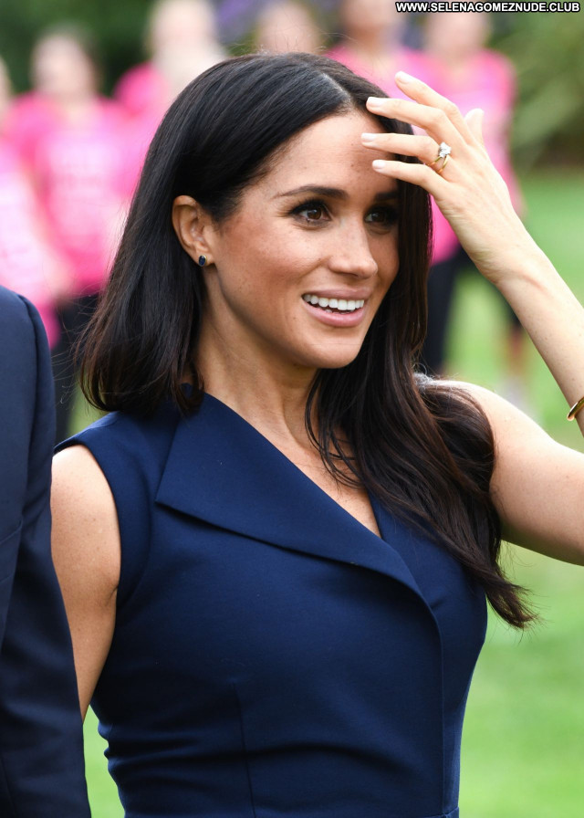 Meghan Markle No Source Posing Hot Beautiful Celebrity Babe Sexy