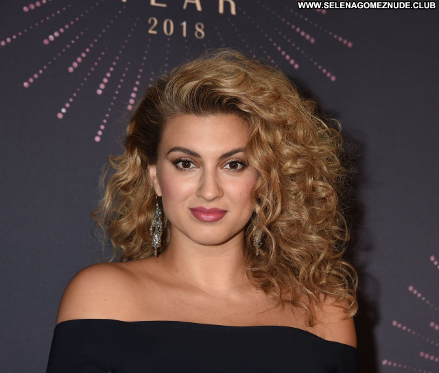 Tori Kelly No Source  Babe Sexy Beautiful Celebrity Posing Hot