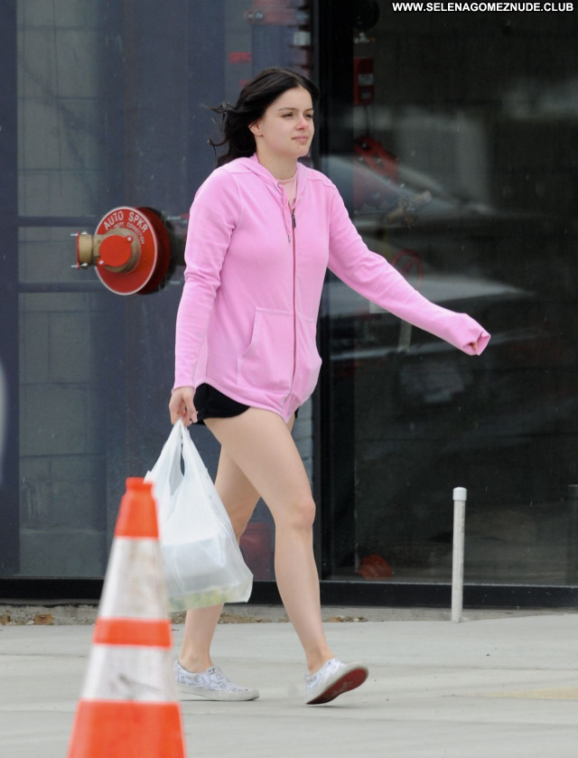 Ariel Winter No Source Sexy Beautiful Babe Posing Hot Celebrity