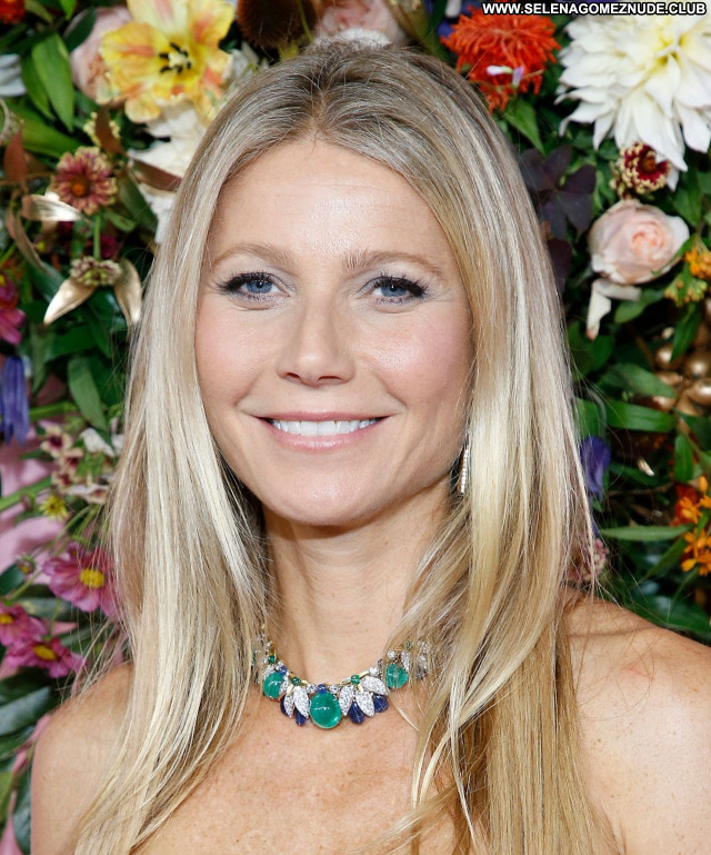 Gwyneth Paltrow No Source Celebrity Babe Sexy Posing Hot Beautiful