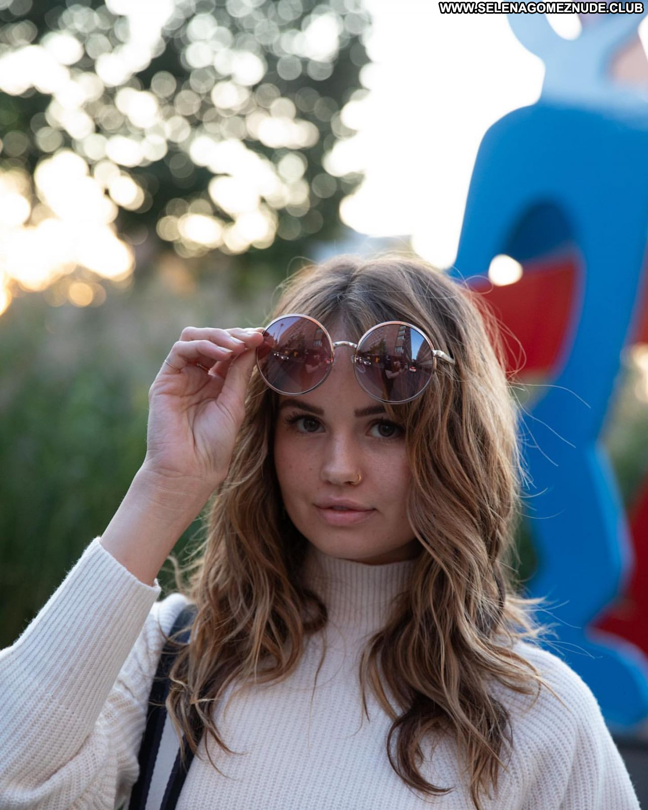 Sexy debby ryan