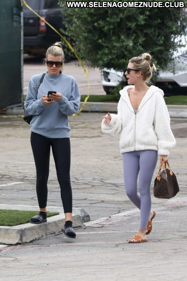 Sofia Richie No Source Celebrity Beautiful Paparazzi Posing Hot Babe